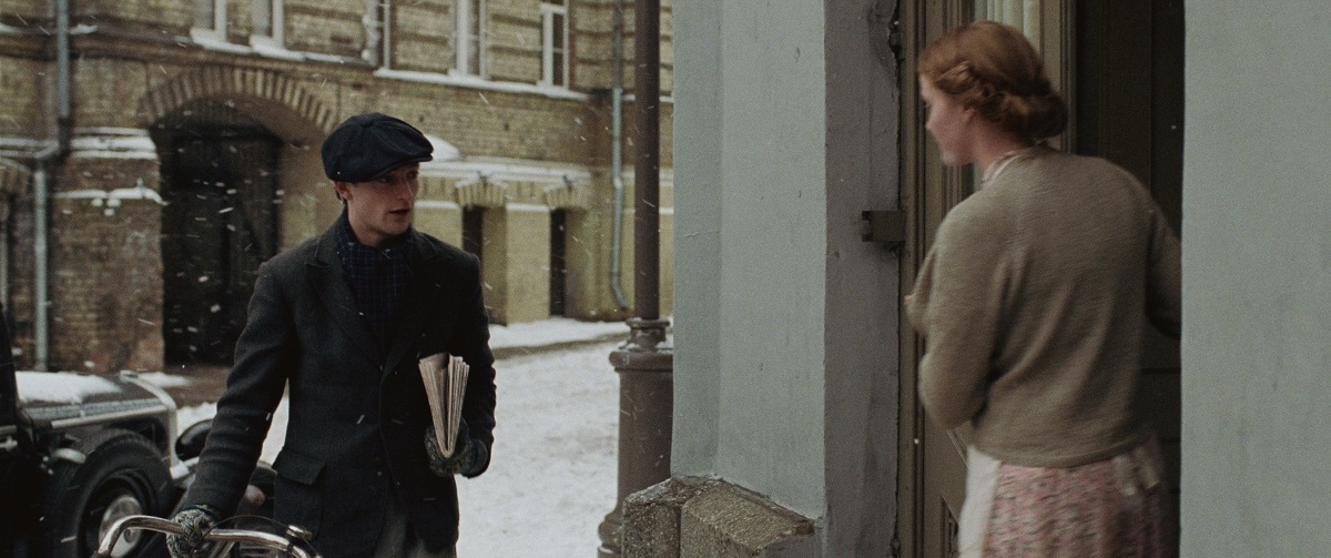 (L to R) Sjur Vatne Brean as Gunnar Sensteby, Ines Hoysæter as Reidun Andersen